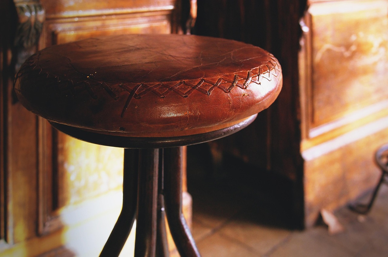 bar, chair, leather, leather bar chair, old, old bar, interior, wooden, style, retro, restaurant, table, cafe, furniture, room, stool, sit, drink, leisure, pub, travel, brown, decor, vacation, club, seat, leather, stool, stool, stool, stool, stool